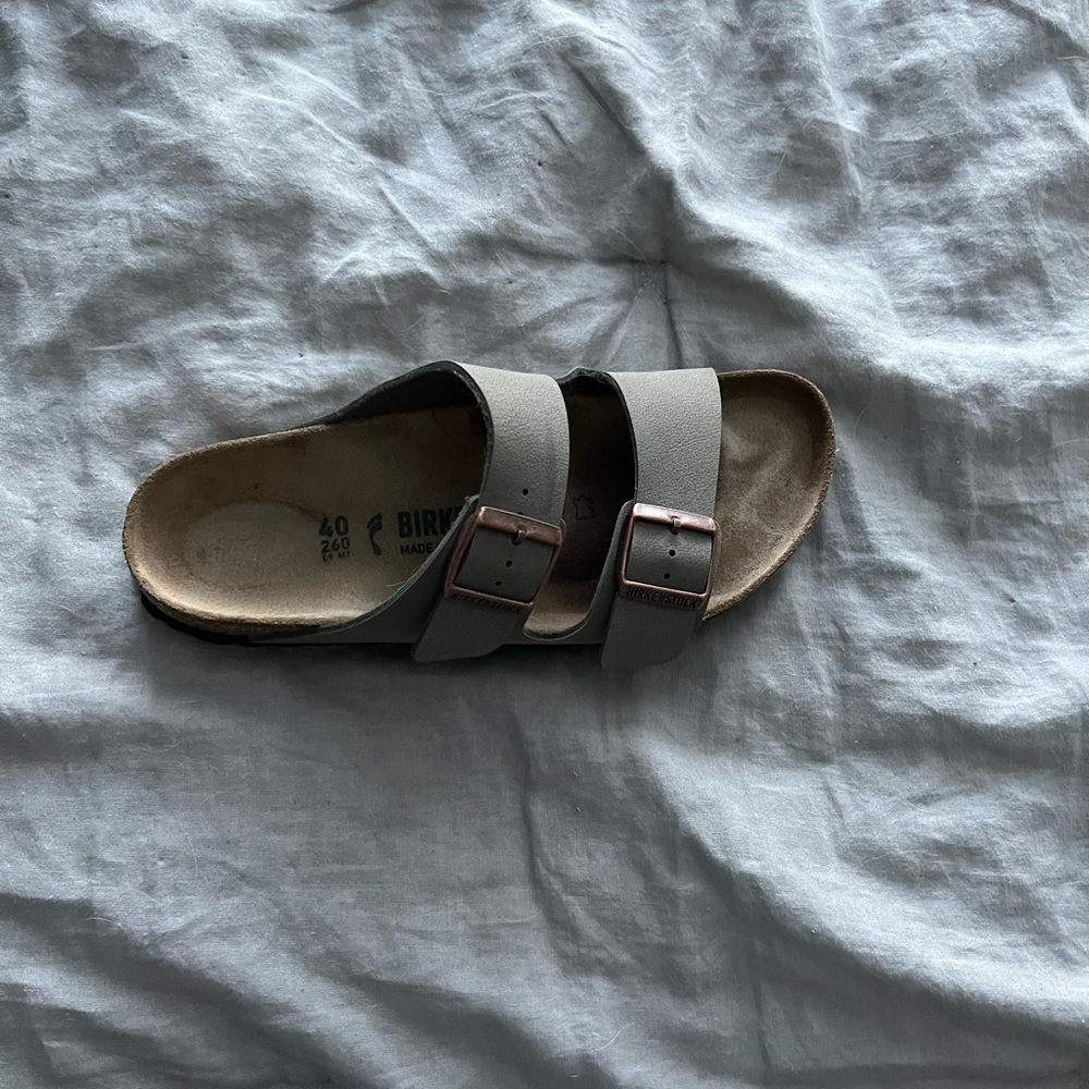 Gently used Birkenstocks size 9. Only worn a couple of times.